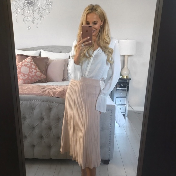 LAST ONE!! Elegant Sweater Style Pleated Skirt - Picture 8 of 8